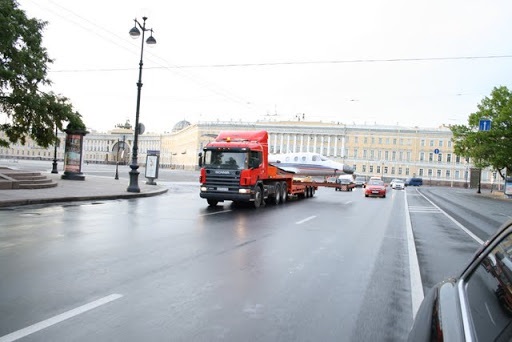 Транспортировка частных самолетов: некоторые важные особенности